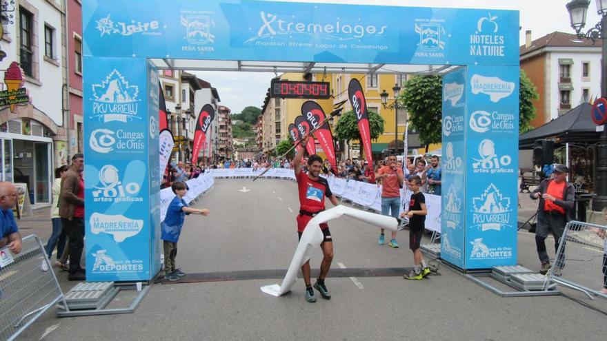 Manu Merillas, leyenda de las carreras por montaña, gana la Xtreme de los Lagos de Covadonga y pulveriza el récord de la prueba tras diez años