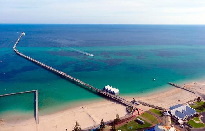 Observatorio marino en el muelle de Busselton, Australia