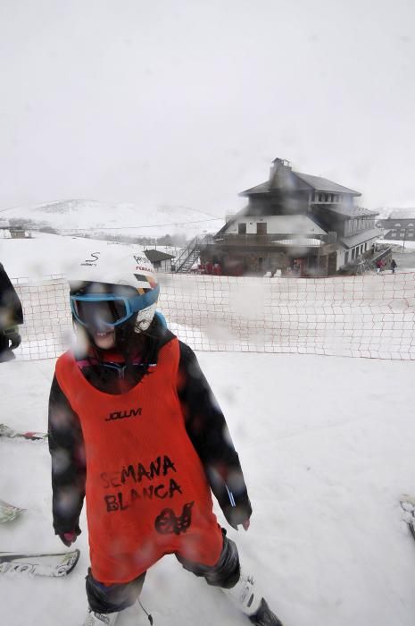 Ampliación de temporada de esquí en la pista de debutantes de Pajares