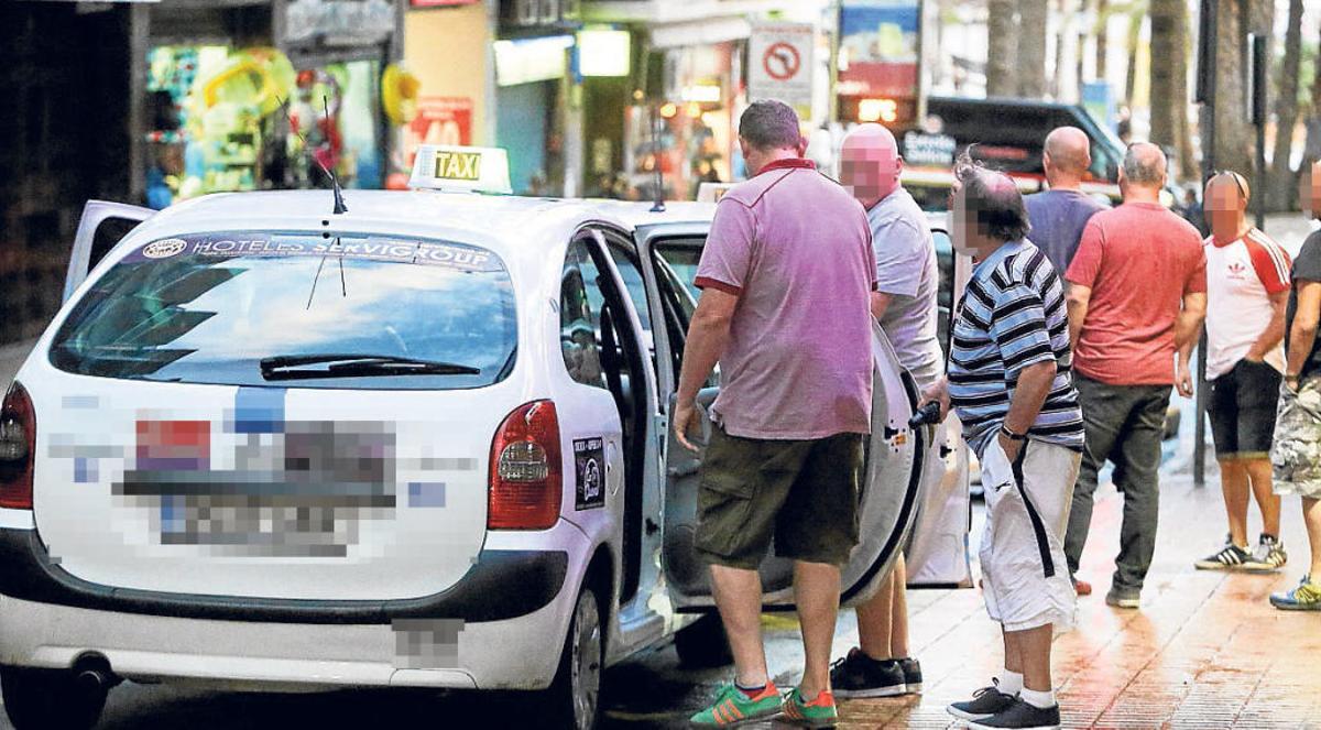 Detienen a un  taxista por agredir a  un cliente británico  que no quería pagar