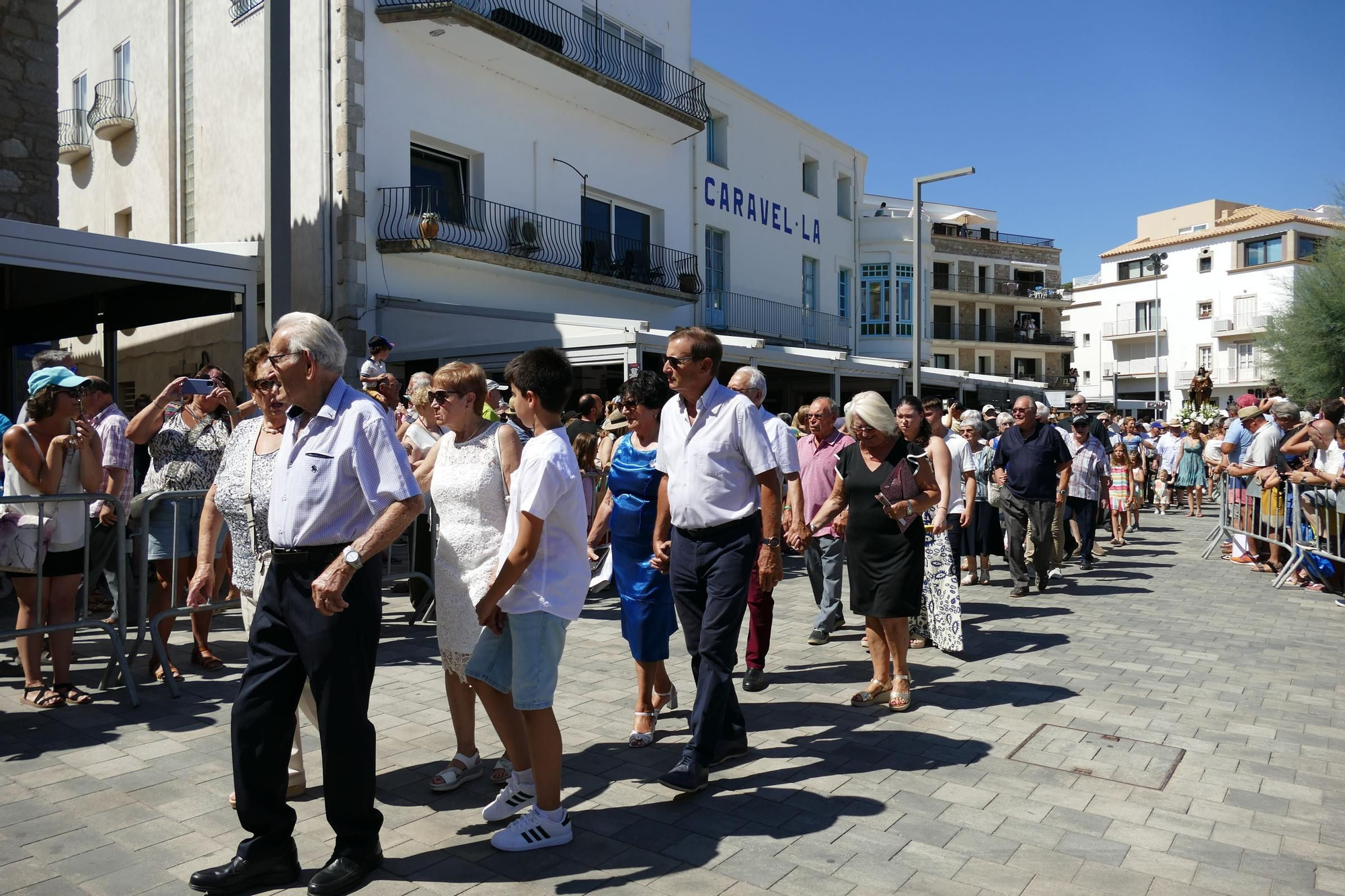 L'Escala commemora la Festa del Carme amb un sentit homenatge a les persones grans i a les seves arrels marineres