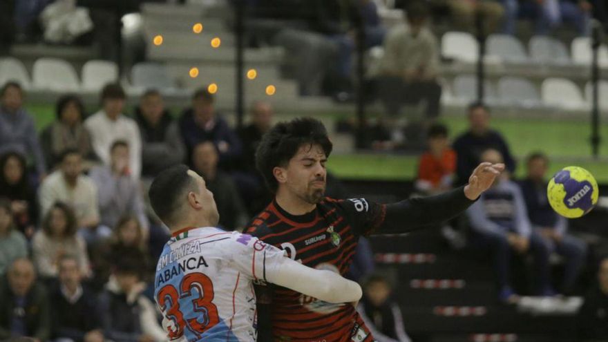 Juan Lago, en un partido anterior del Disiclín. | // BERNABÉ/ÁNGEL VIDAL