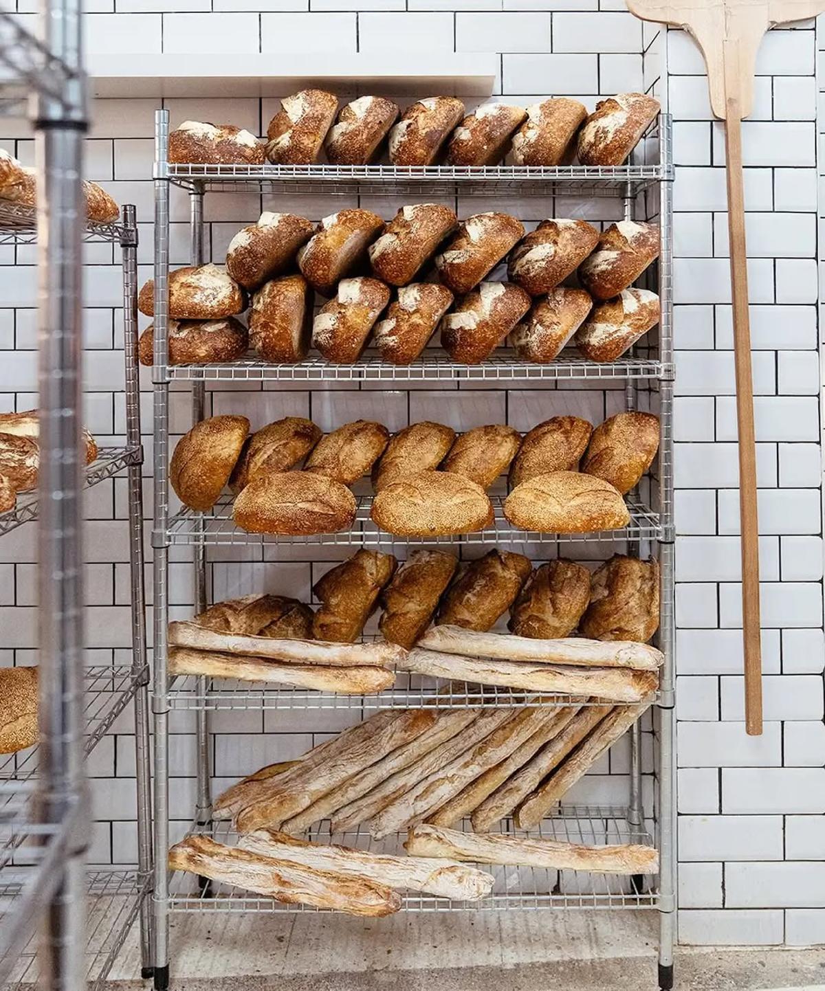 Los panes son una de sus mayores especialidades