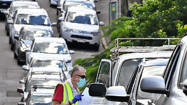Colas para someterse a un test de coronavirus en Brisbane, Australia.  | // DPA
