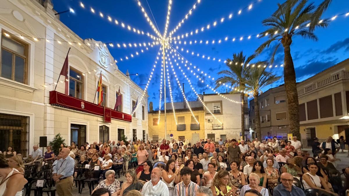 La lectura del pregón marca el preludio de la Feria y Fiestas de Cieza 2026.