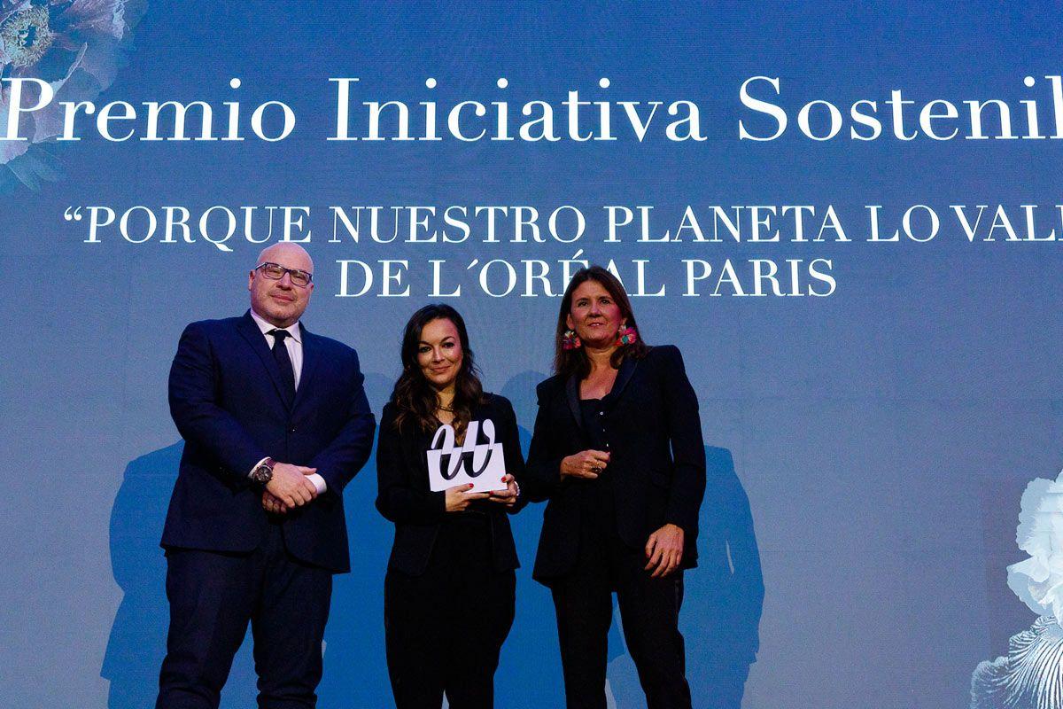 El premio Woman Planet Iniciativa Sostenible 'Porque nuestro planeta lo vale' recayó en L'Oréal Paris