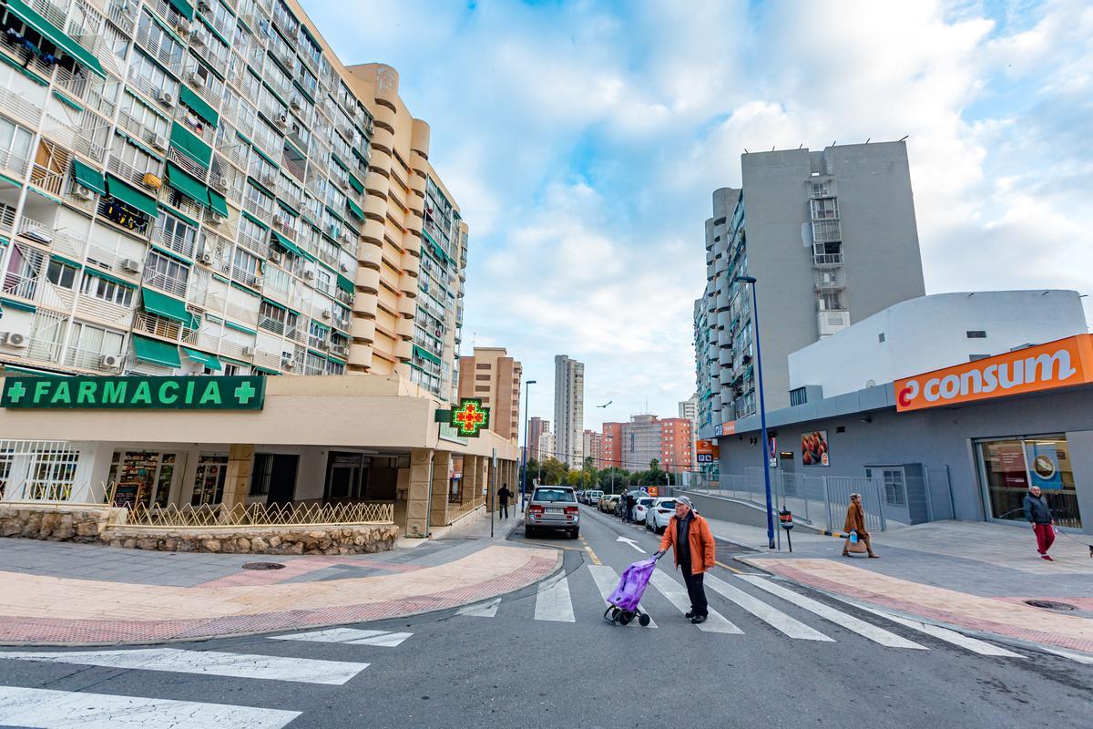 Edificios del complejo Playmon, en el barrio de Els Tolls, donde el Ayuntamiento también está interesado en adquirir viviendas.