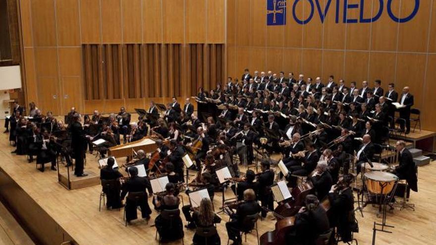 La OSPA, el Coro de la Fundación Príncipe y los solistas, durante la interpretación de «La Creación», de Haydn.