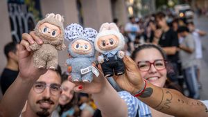 Colas masivas en Pop Mart por la llegada de Labubus a Barcelona