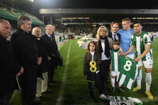 El Córdoba homenajea a Juanín con una goleada