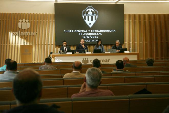 Galería | La junta de accionistas del CD Castellón en imágenes