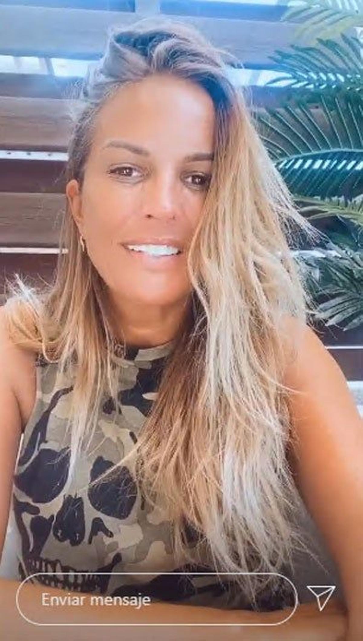Marta López contando su nuevo proyecto en los stories de Instagram