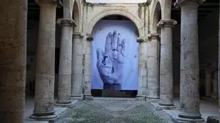 Unes 8.000 persones han visitat ja l’exposició “Halt! Imatges que pensen” a Xàtiva