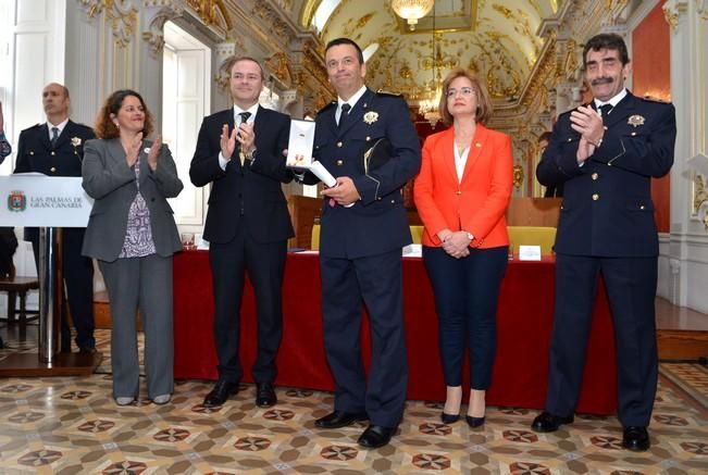 BOMBEROS HONORES DISTINCIONES