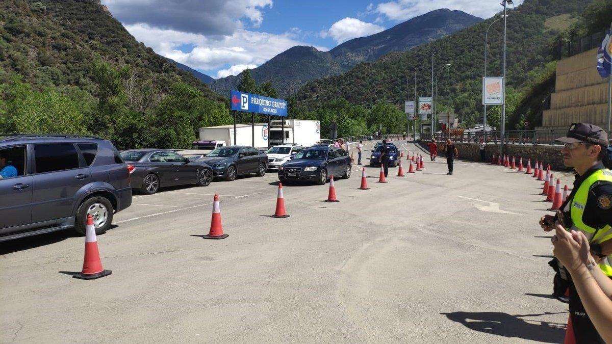 Circulación provisional por la CG-1 tras el desprendimiento de tierras en Sant Julià de Lòria (Andorra).