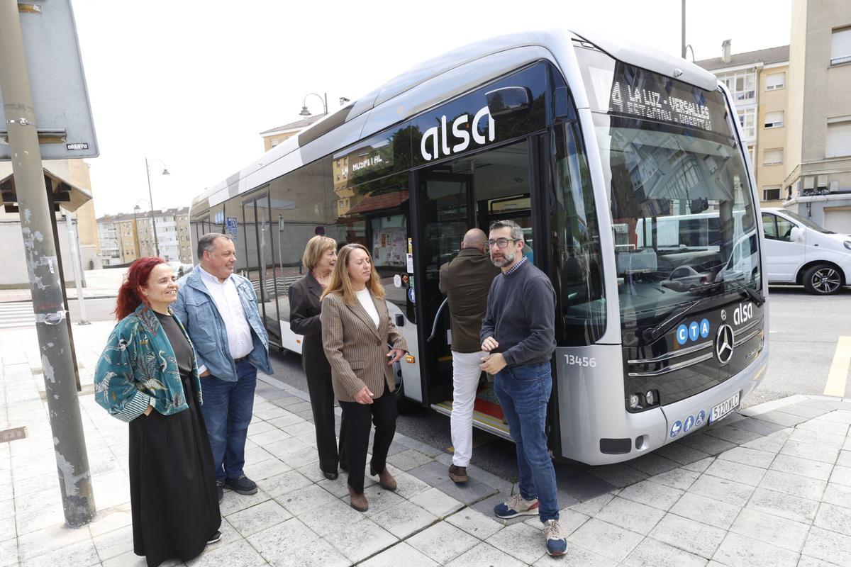 En imágenes: El primer bus eléctrico del Consorcio de Transportes se estrena en Avilés