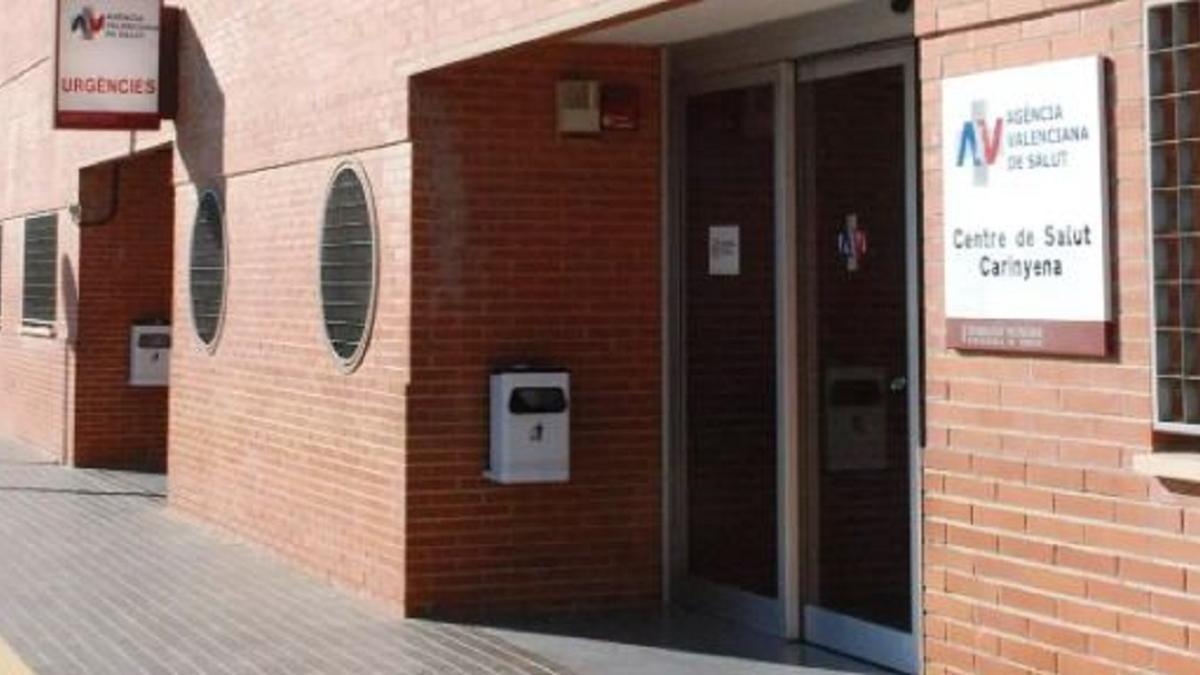 Fachada del centro de salud Carinyena de Vila-real. / Mediterráneo