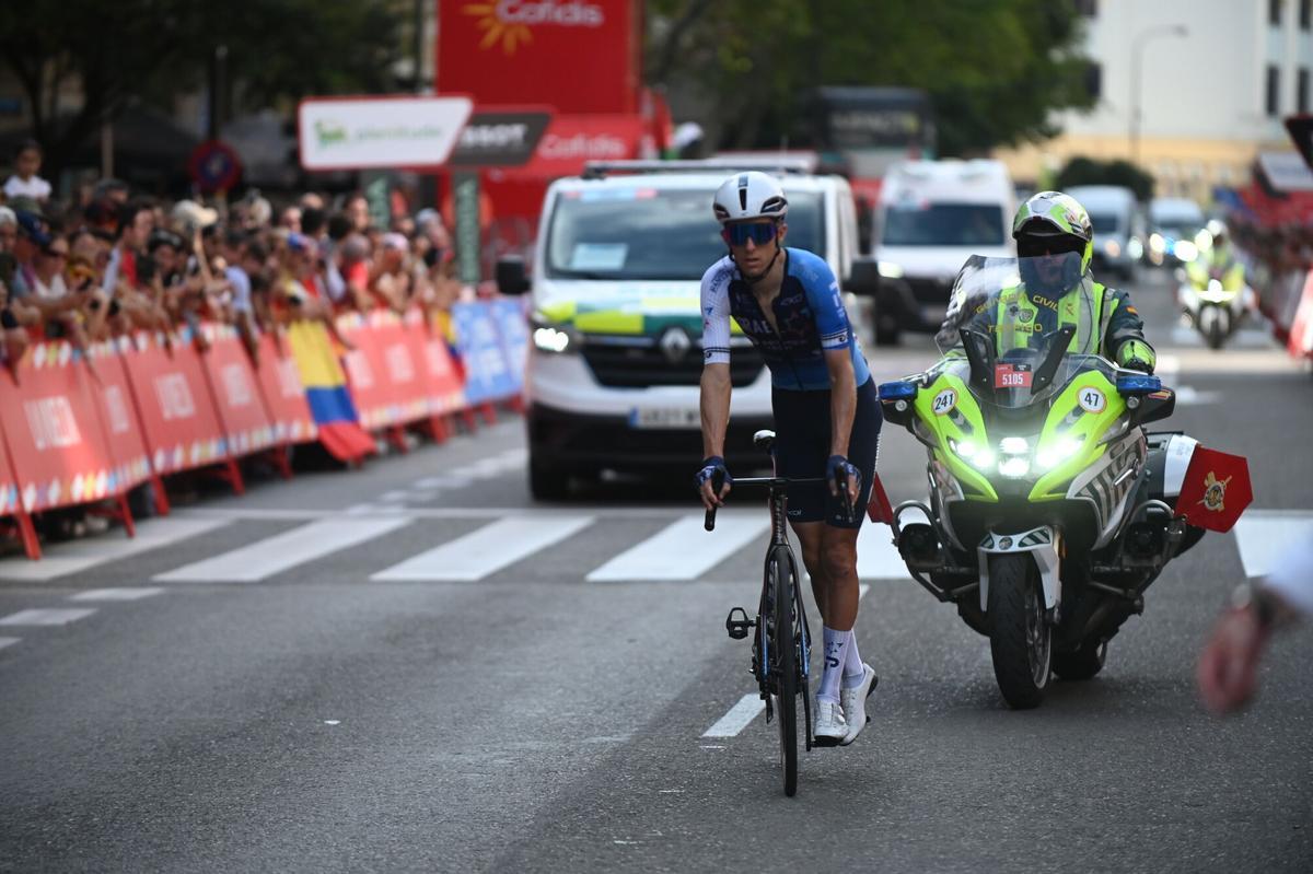 En imágenes | Así se ha vivido la llegada de La Vuelta a Zaragoza.