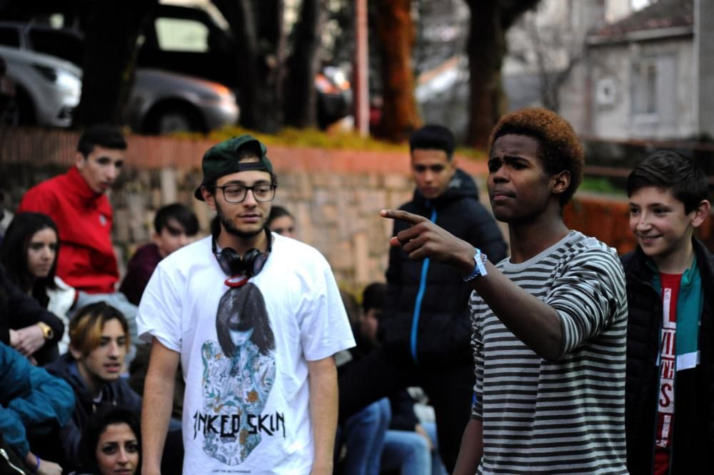 El parque Fleming acogió una de las conocidas como "Batalla de gallos" en las que se emplea el rap a modo de picotazos