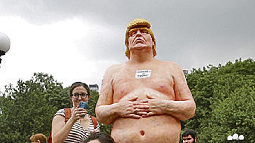 La estatua de Trump.