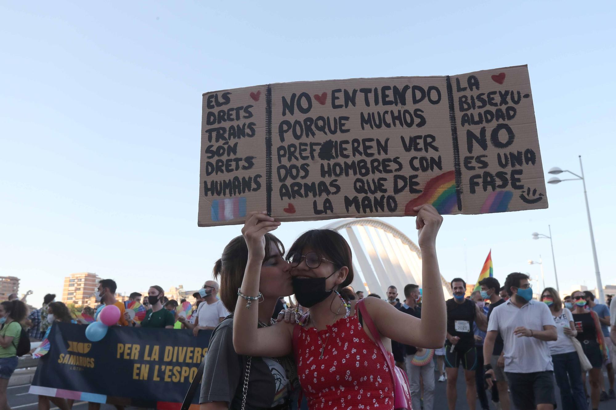 El mundo del deporte estuvo en el día del Orgullo LGTBI+ en València