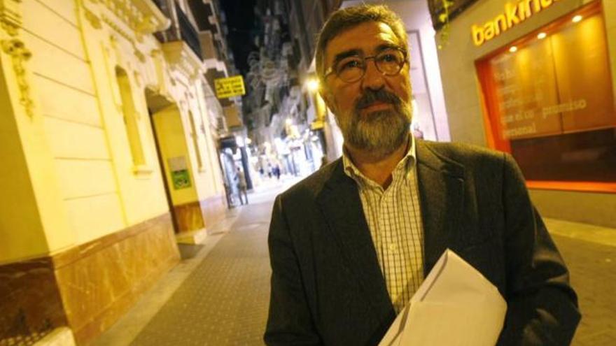 El presidente de Aremur, Juan Toledo, en la calle Sociedad de Murcia.