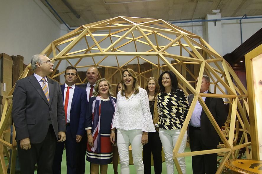 Susana Díaz inaugura el centro de la madera de Encinas Reales.