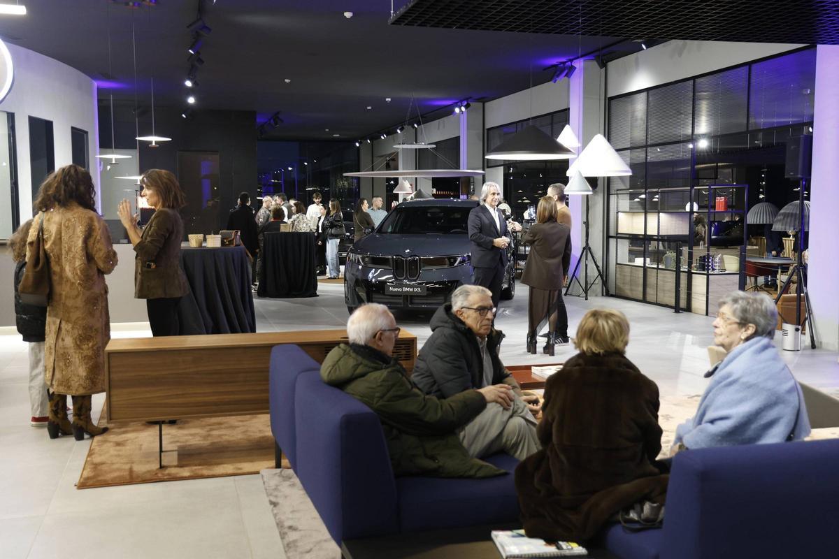 BMW presenta en Santiago el iX3 y las nuevas instalaciones de Amiocar