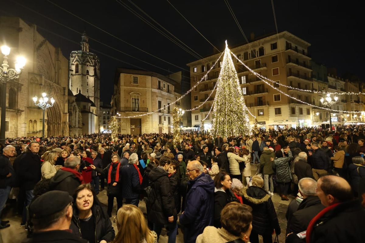 Llenazo en Valencia antes del primer fin de semana de Navidad