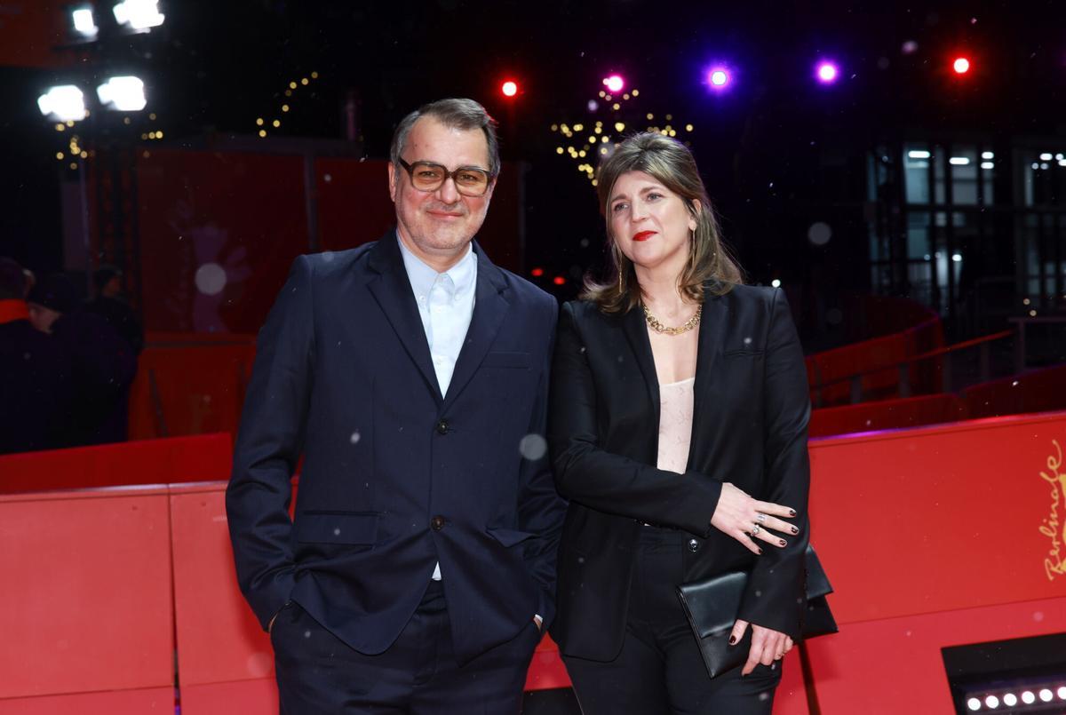 El director húngaro Kornel Mundruczo y la guionisra Kata Weber antes de la proyección de 'At the Sea' en la Berlinale.