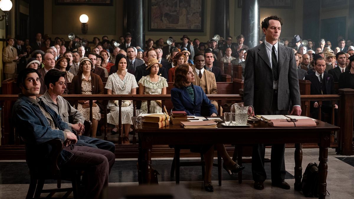 Imagen de una escena de la segunda temporada de la versión de HBO de Perry Mason.