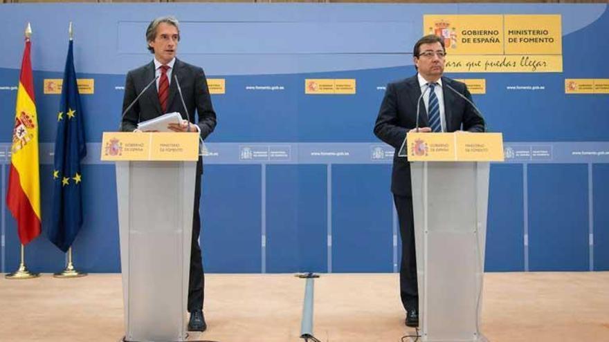Fernández Vara: &quot;Me gustaría que Rajoy haga en Extremadura algo similar a lo de Cataluña&quot;