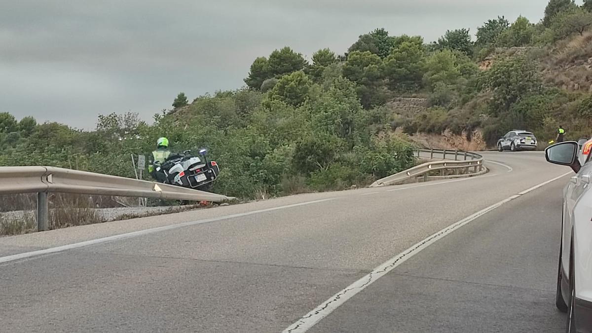 Imagen del lugar donde se ha salido de la calzada el ciclista.