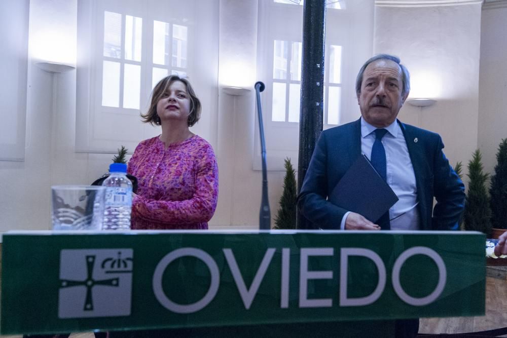 Homenaje a 47 funcionarios del Ayuntamiento de Oviedo