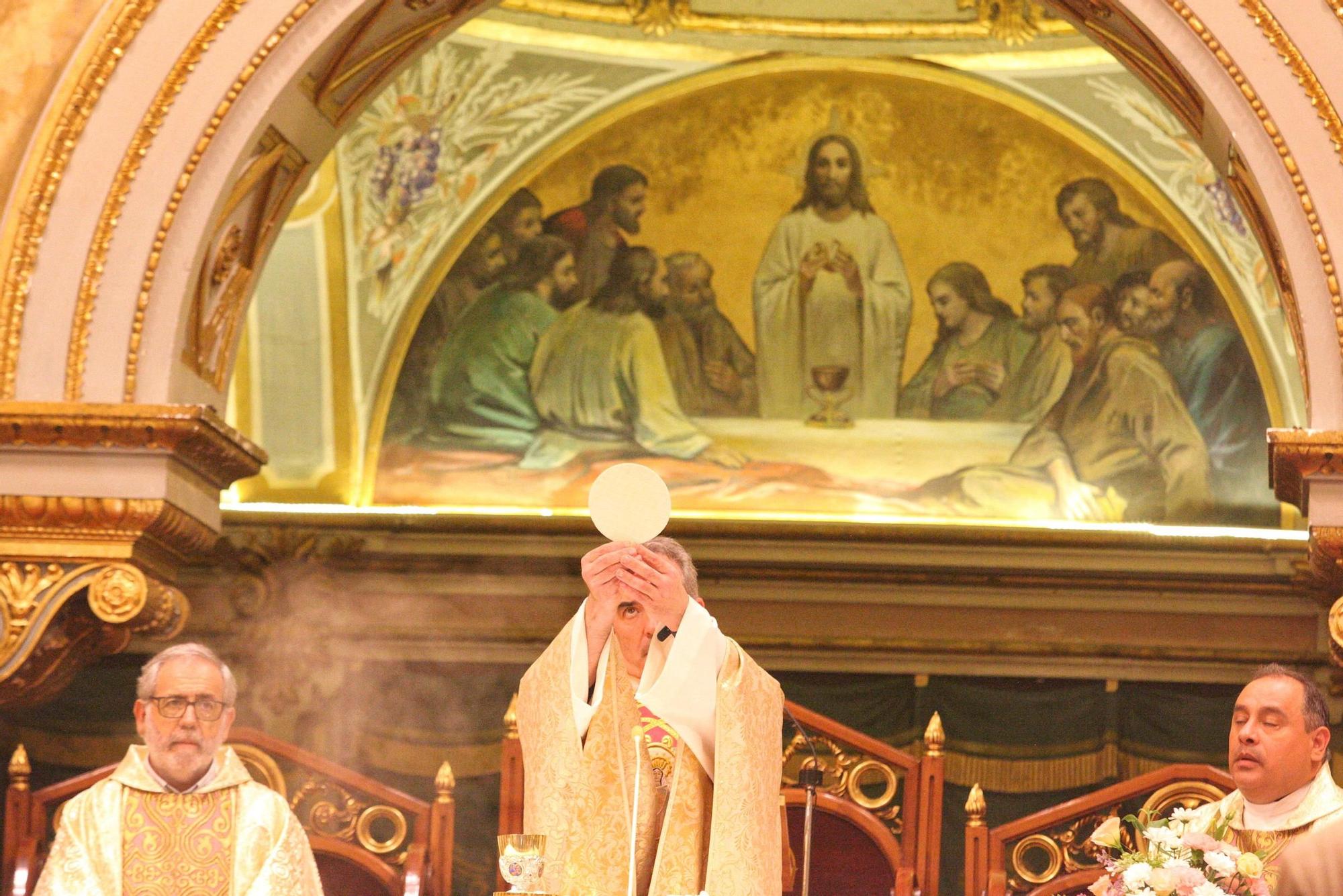Las mejores imágenes de la ofrenda a la Mare de Déu del Roser en Almassora