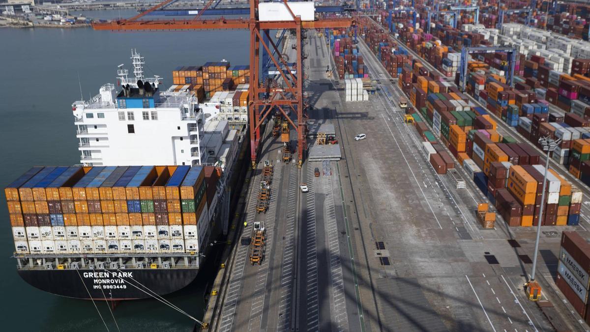 Terminal del contenedores del puerto de València, en una imagen reciente.