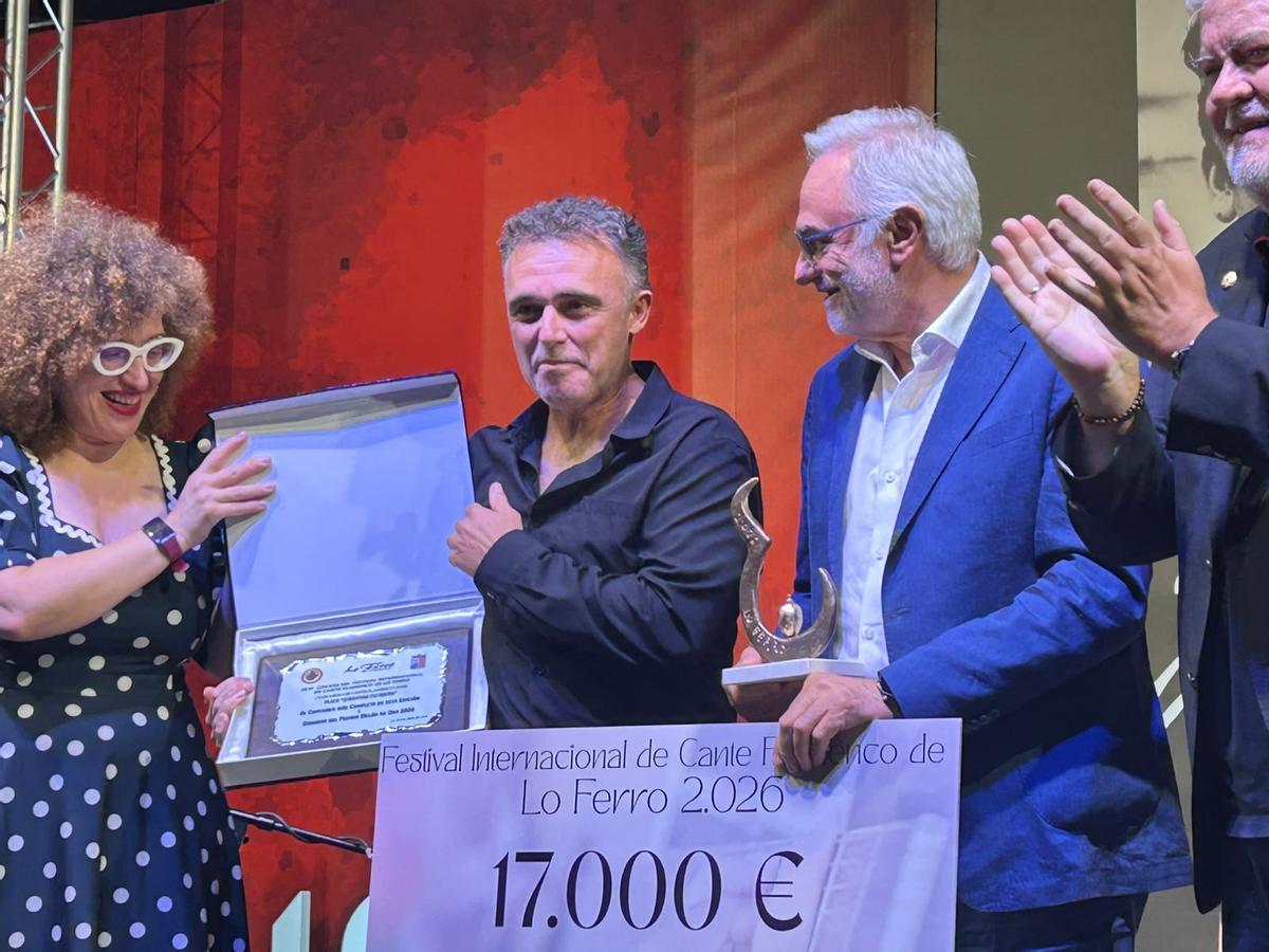 Francisco Ocón recibe el Melón de Oro en el festival de Lo Ferro.