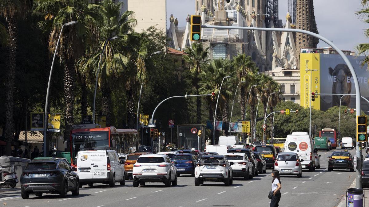 Tráfico en la calle Marina de Barcelona, el pasado septiembre.