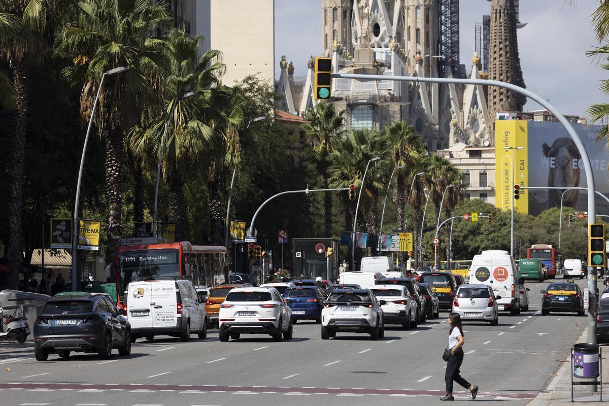 Tráfico en la calle Marina de Barcelona, el pasado septiembre.