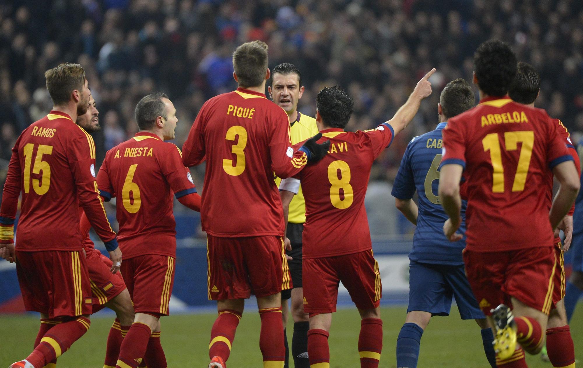 La selección jugará de rojo completo en la fase de grupos