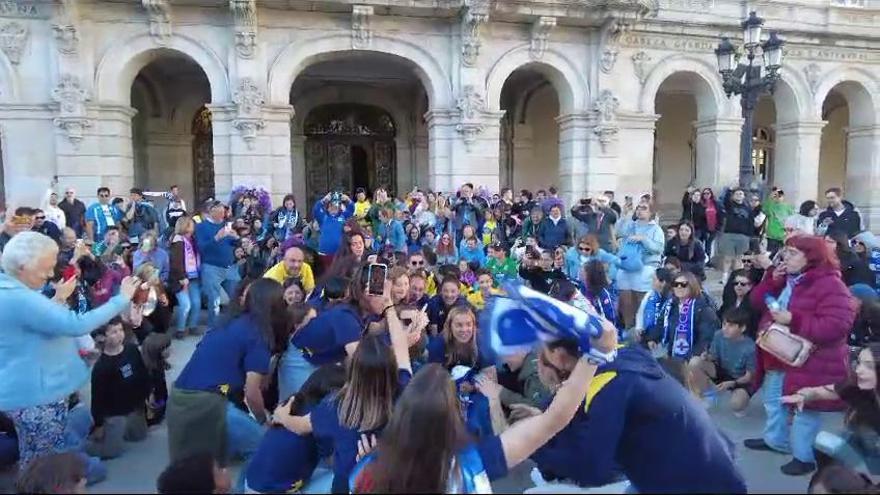 El Dépor Abanca celebra el ascenso en María Pita