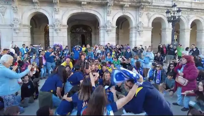 El Dépor Abanca celebra el ascenso en María Pita