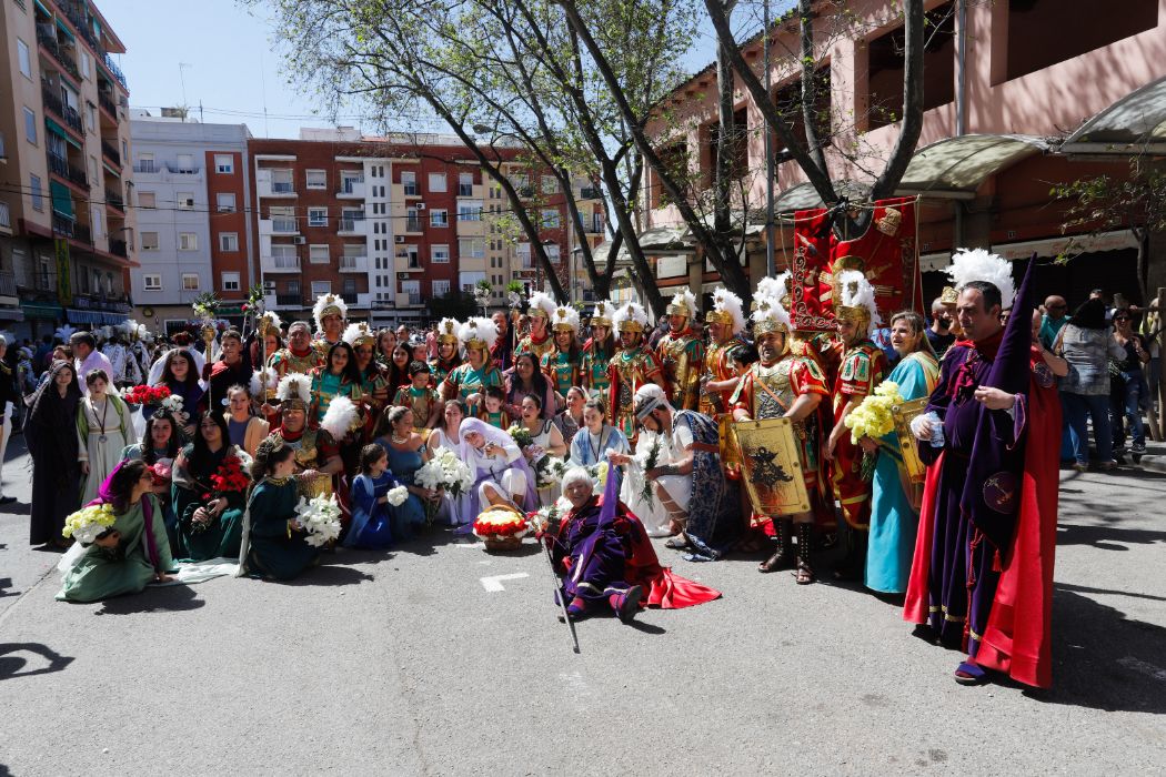 Flores y alegría para despedir la Semana Santa Marinera en el desfile de Resurrección