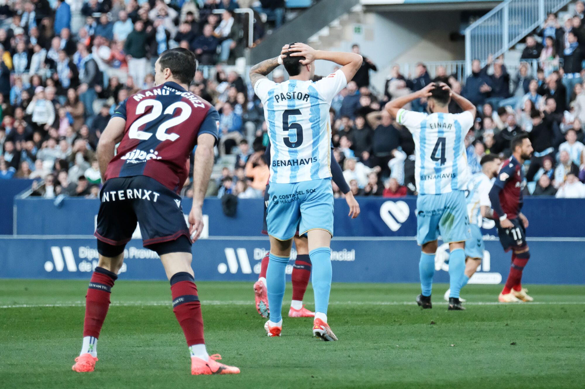 Las mejores imágenes del partido que han disputado este sábado en La Rosaleda el Málaga CF y la UD Levante