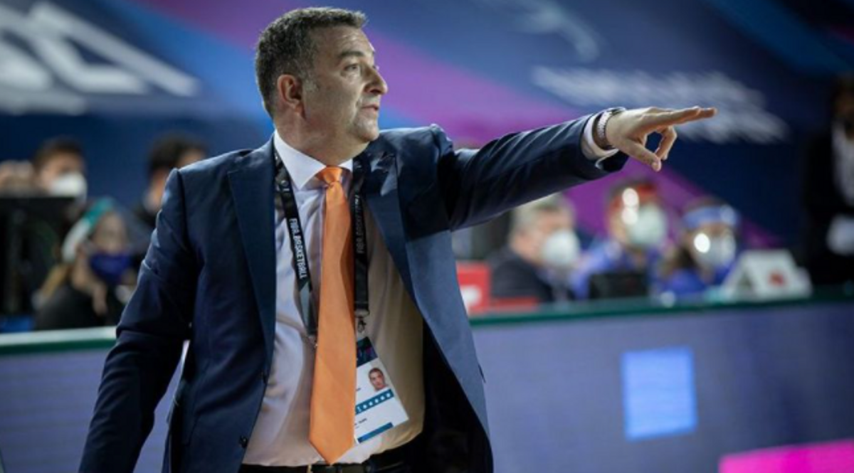 Miguel Méndez, substitut de Lucas Mondelo com a tècnic de la selecció femenina