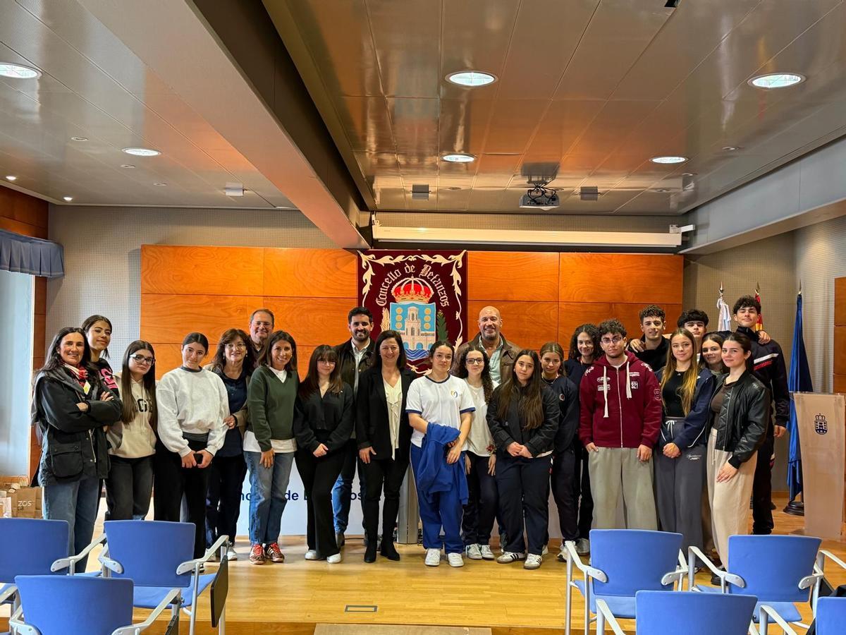 Recepción en el Ayuntamiento de Betanzos a un grupo de estudiantes italianos de intercambio.