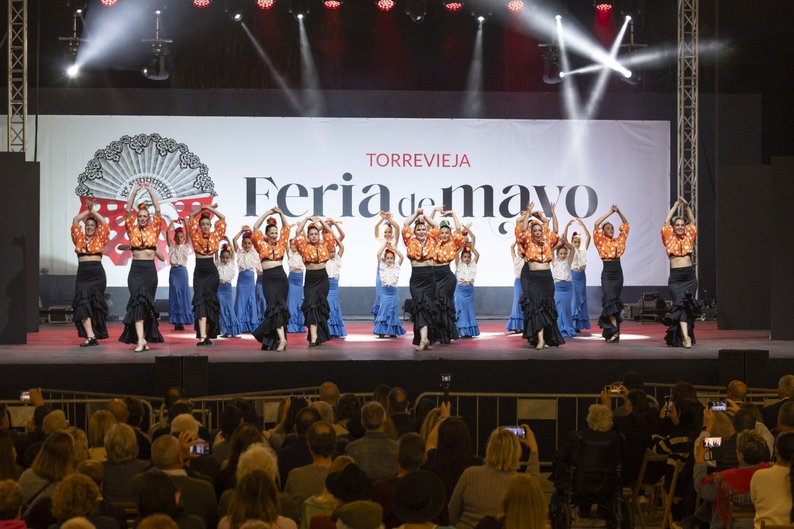Por sevillanas en la Feria de Mayo de Torrevieja 2025