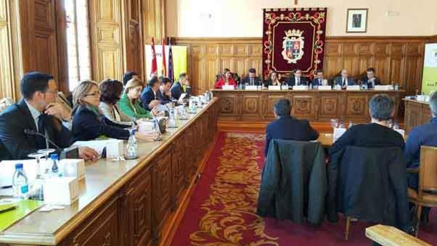 En primer término, Martín Pozo y el diputado Manuel Martín.