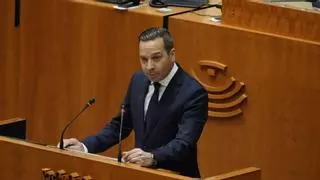 En directo | Óscar Fernández (Vox):  "La vivienda pública debe ser para quienes tienen arraigo en Extremadura"