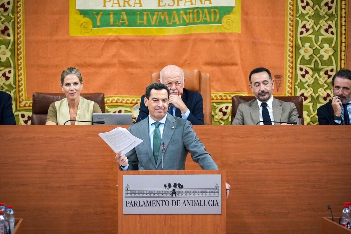 30/06/2026 El presidente en funciones de la Junta y candidato del PP a la reelección, Juanma Moreno, afronta la segunda jornada del debate de investidura con las intervenciones de los portavoces de los cinco grupos parlamentarios. A 30 de junio de 2026 en Sevilla (Andalucía, España). Juanma Moreno, ha lamentado que Vox vaya a votar en contra de su investidura este martes en el Pleno del Parlamento y ha confiado en que en la votación que se producirá el jueves, la segunda a las 48 horas, sí cuente con su apoyo. "Tenemos la responsabilidad de llegar a un acuerdo, lo antes posible y, desde luego, no va a faltar voluntad por parte de mi grupo político". POLITICA María José López - Europa Press